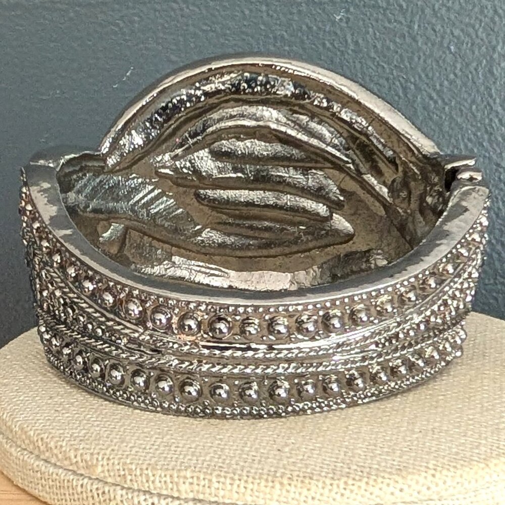 Gray metal hinge closure bracelet with black bead detail - Picture 7 of 14